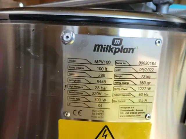 MINI BULK MILK COOLER in Livestock in Vernon - Image 4