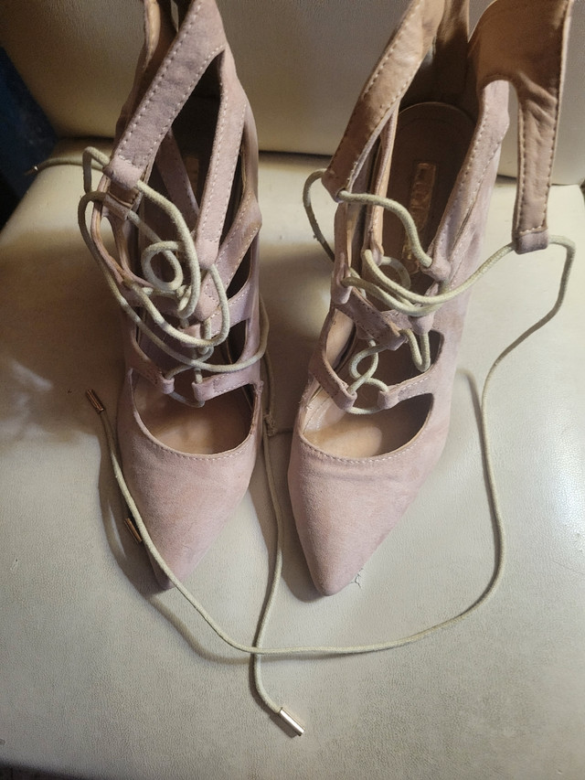 LILLIANA SUEDE HEELS. SIZE 9 in Women's - Shoes in La Ronge