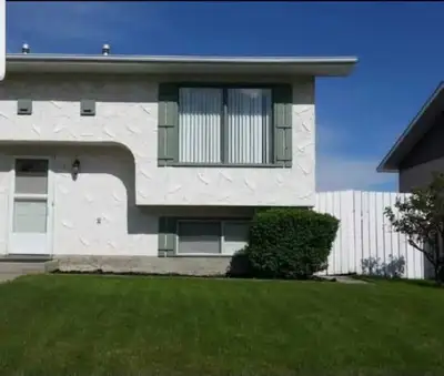Fully furnished 3 bedroom crew house in Whitecourt Absolutely all utilities included Extremely clean...