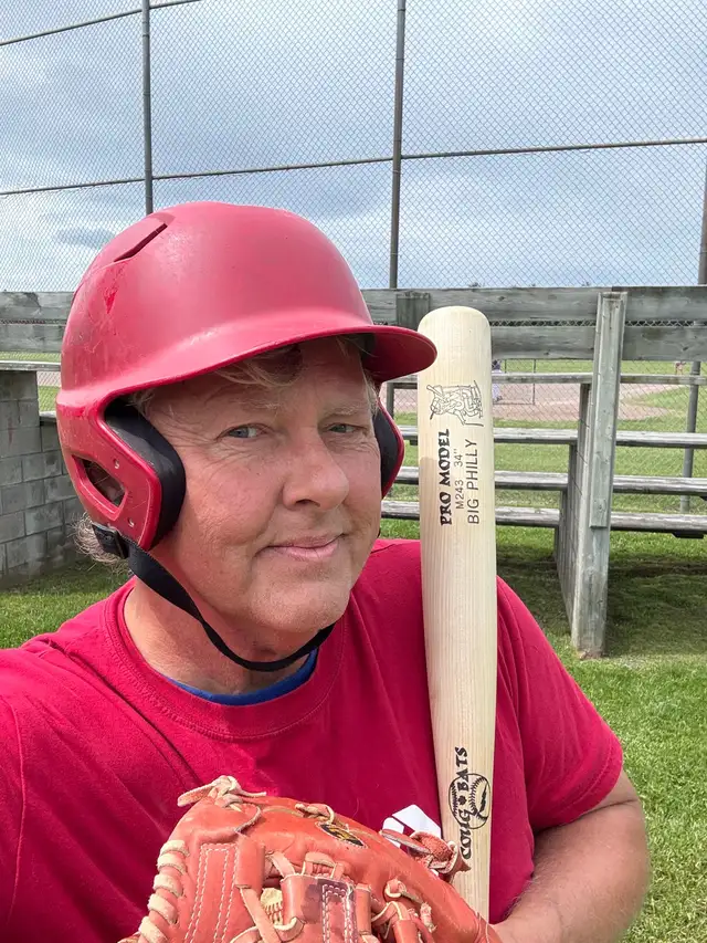 Easton Baseball Batting Helmet • Only $10 •size 6.5-7.5 in Baseball & Softball in Oakville / Halton Region - Image 3