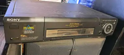 Sony SLV-915HF VCR, View more