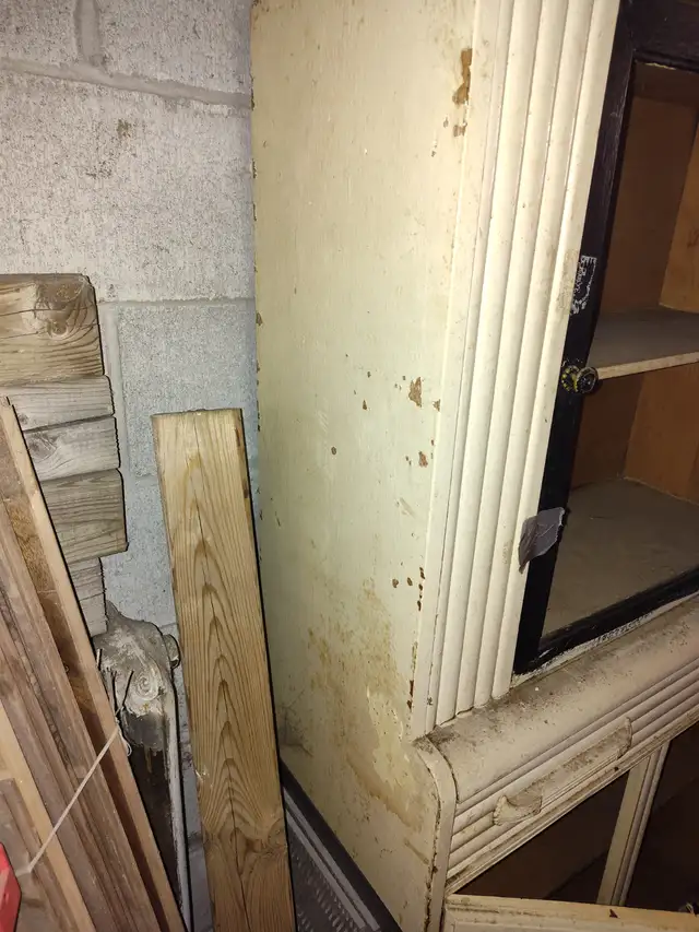 Antique Kitchen Cabinet Hutch Wood White in Hutches & Display Cabinets in City of Toronto - Image 5