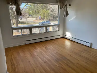 Grand logement 8 ½ à louer – Rare sur le marché – Disponible dès le 15 février 2026 Superbe et spaci...