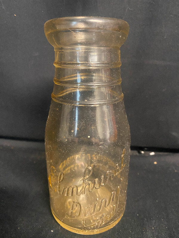 Elmhurst Dairy Glass Cream Bottle in Arts & Collectibles in Moncton
