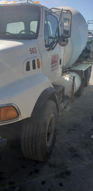 1998 FORD CONCRETE MIXER TRUCK in Heavy Trucks in Mississauga / Peel Region - Image 2