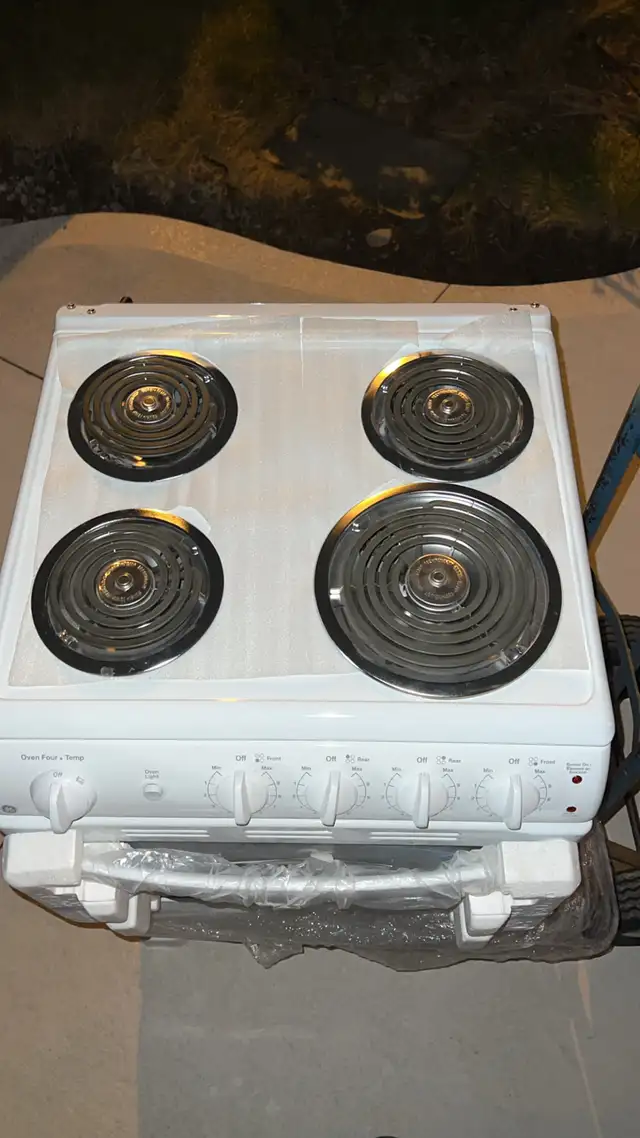 24” BRAND NEW NEVER USED GE STOVE ELECTRIC62863271875075122