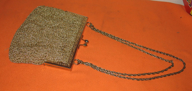 Ladies Evening Party Hand Purse /Shoulder Bag Gold Purse--Lot006 in Women's - Bags & Wallets in Edmonton - Image 3