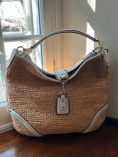 Pick up from Hudson QC J0P 1H0 New with tag, Coach carryall tote purse shoulder bag. Straw and white...