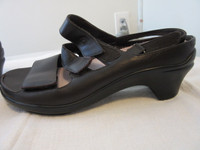 Women's Aravon leather shoe