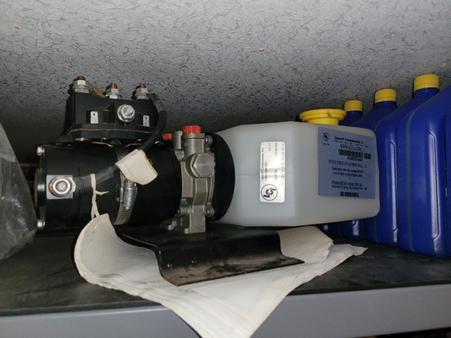 Hydraulic Ram "Kit" — Cylinder / Pump / Base Support in Other in Peterborough - Image 3