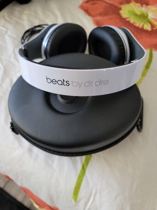Monster Beats Studio Headphones Designed By Dr. Dre White Écouteurs