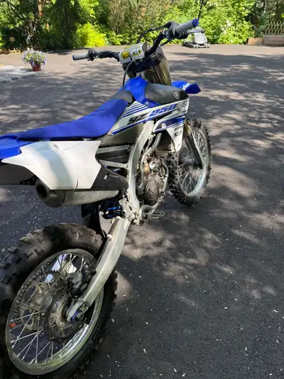 Yamaha dirt bike 2016 YZ250 FX 4 stroke low hours new tires clean bike