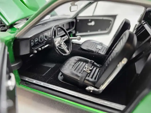 1965 Shelby GT350R Green Hornet Ford Mustang 1:18 Diecast ACME in Arts & Collectibles in Kawartha Lakes - Image 8