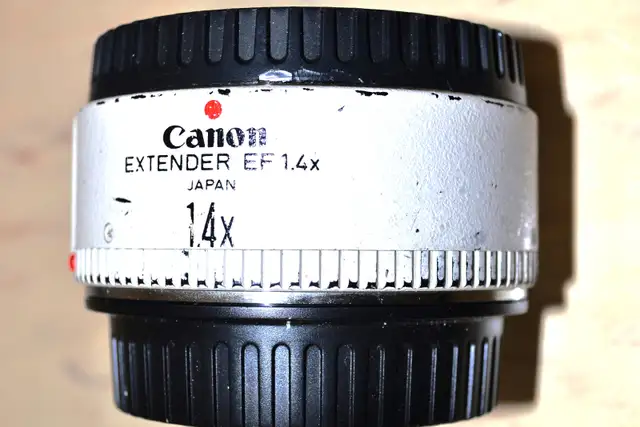 Canon EF 1.4X Teleconverter in Cameras & Camcorders in City of Toronto - Image 2