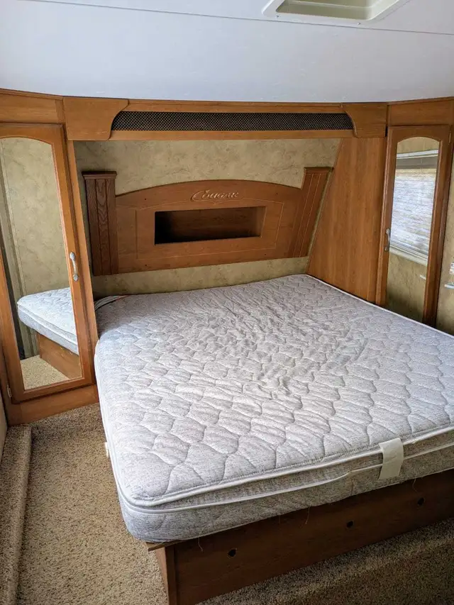2010 Keystone Cougar Bunk in RVs & Motorhomes in Grande Prairie - Image 7