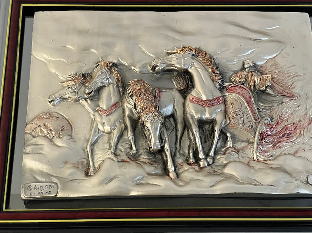Framed bas-relief sculpture HORSES SILVER & GOLD 64"X56" dans Art et objets de collection  à Longueuil/Rive Sud - Image 2