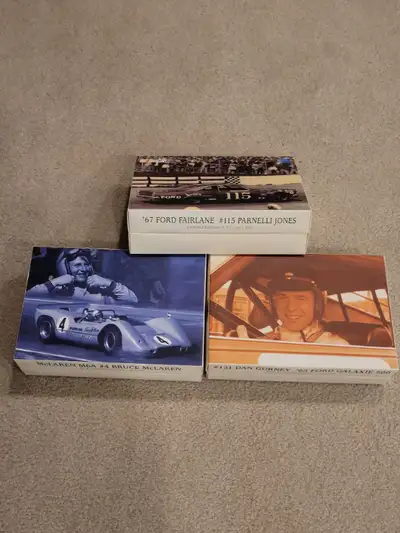 1/32 empty display boxes. As is, view pics. $ 15 cash sell. Local pickup.