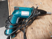 Makita 6825 screwdriver gun.