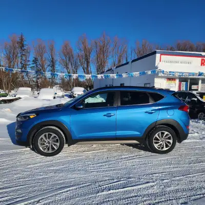 2017 Hyundai Tucson Luxury AWD, 2.0L 4cyl, Auto, 155700kms, fully loaded with heated leather power s...