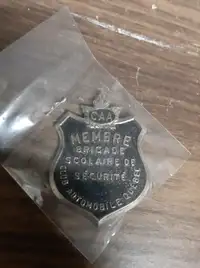 Rare Badge CAA Brigade Scolaire en Métal 1950's