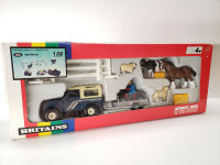 Britains Diecast Land Rover Farm Set