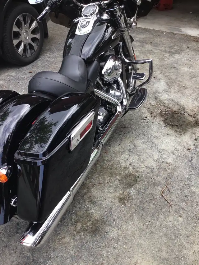 2012 Harley Davidson FLD Dyna Switchback in Street, Cruisers & Choppers in Sudbury - Image 8