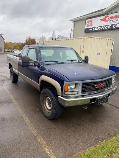 1999 k2500 6.5 diesel runs and drives good, 4x4 works, not inspected needs a new left rear upper sho...