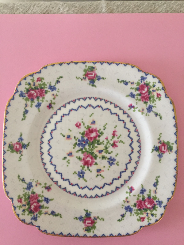 ROYAL ALBERT-BONE CHINA PETIT POINT PLATE- in Home Décor & Accents in Edmonton - Image 3