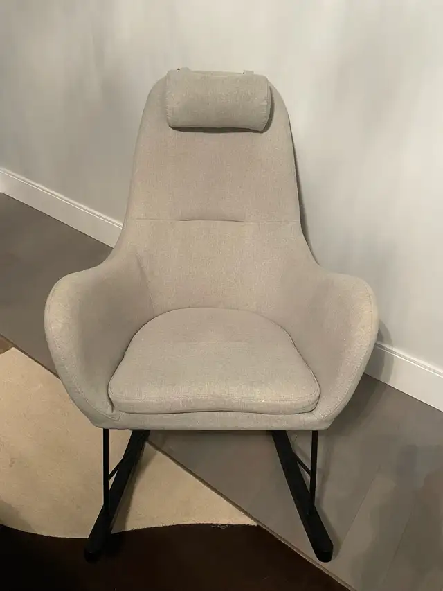Beautiful modern rocking chair armchair accent  in Chairs & Recliners in Mississauga / Peel Region - Image 3