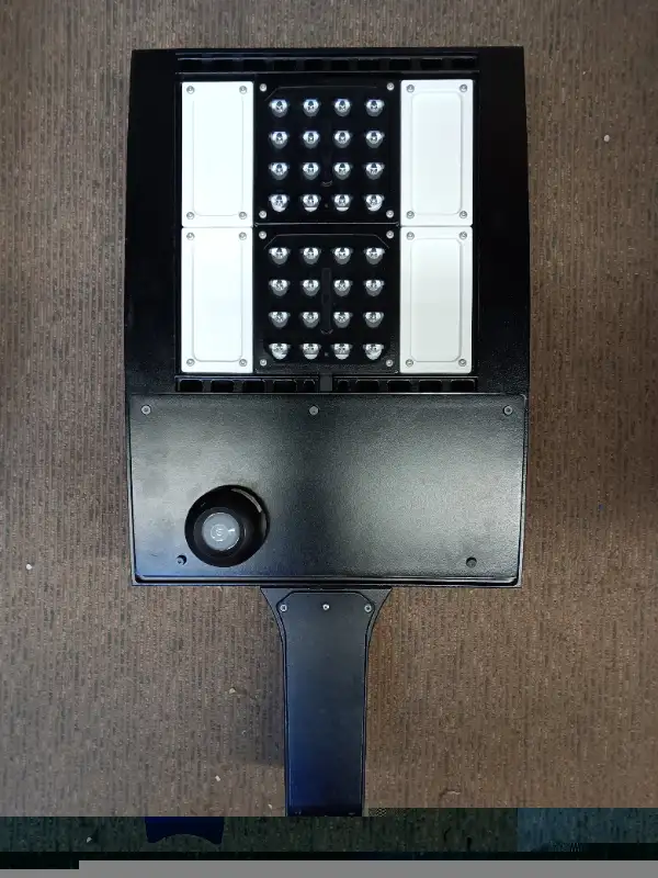 Cooper GLEON Galleon LED Flood light Street Light Streetlight nw in Outdoor Lighting in City of Toronto - Image 3