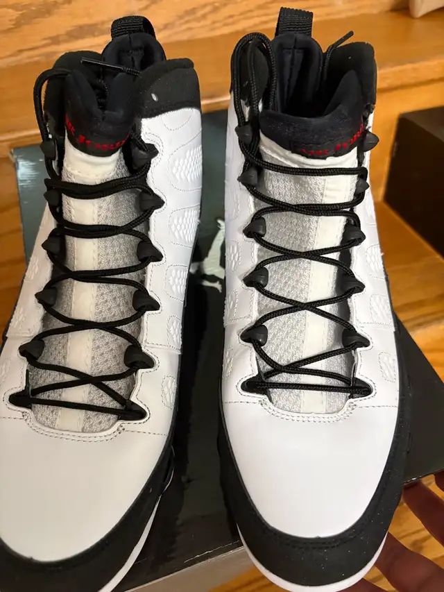Jordan IX size 9.5 in Men's Shoes in Mississauga / Peel Region - Image 6