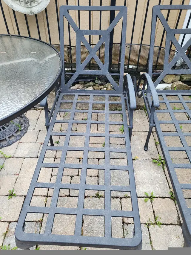 CAST ALUMINUM black lounge chairs with wheels Hauser in Patio & Garden Furniture in Mississauga / Peel Region - Image 3