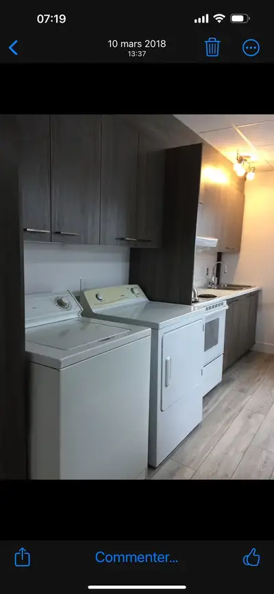 Grand 4 1/2 à louer à Rimouski près Hôpital et Cegep Chauffe Éclairer Entrer indépendante avec Balco...