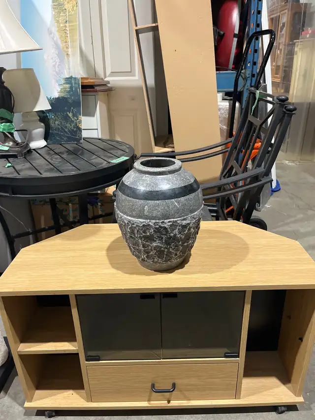 Decorative Stone Vase in TV Tables & Entertainment Units in Calgary - Image 2