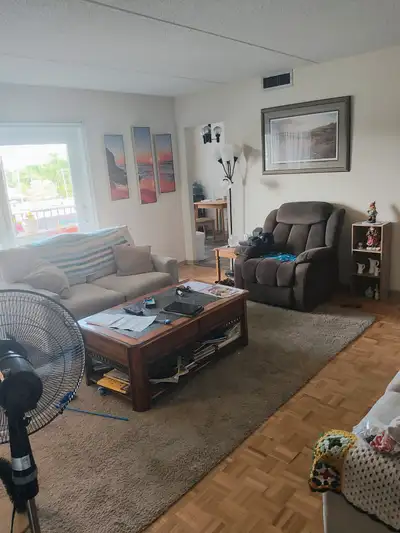 Room for rent in large two bedroom suite