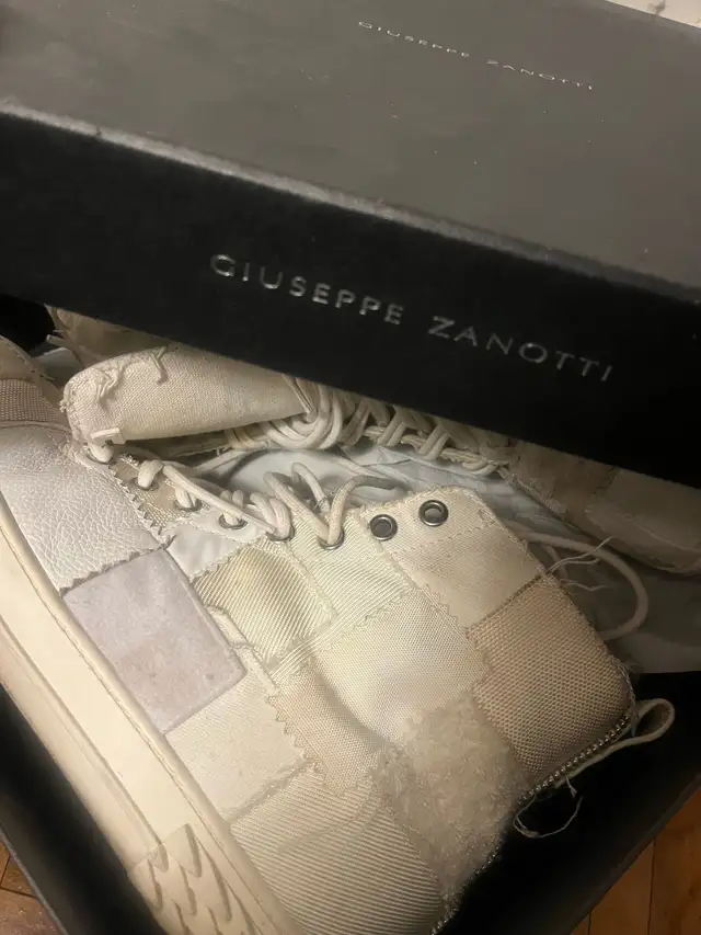 Limited Stock - Embellish Clearance Rack - Size 34-36 + Sneakers in Men's in City of Toronto - Image 11
