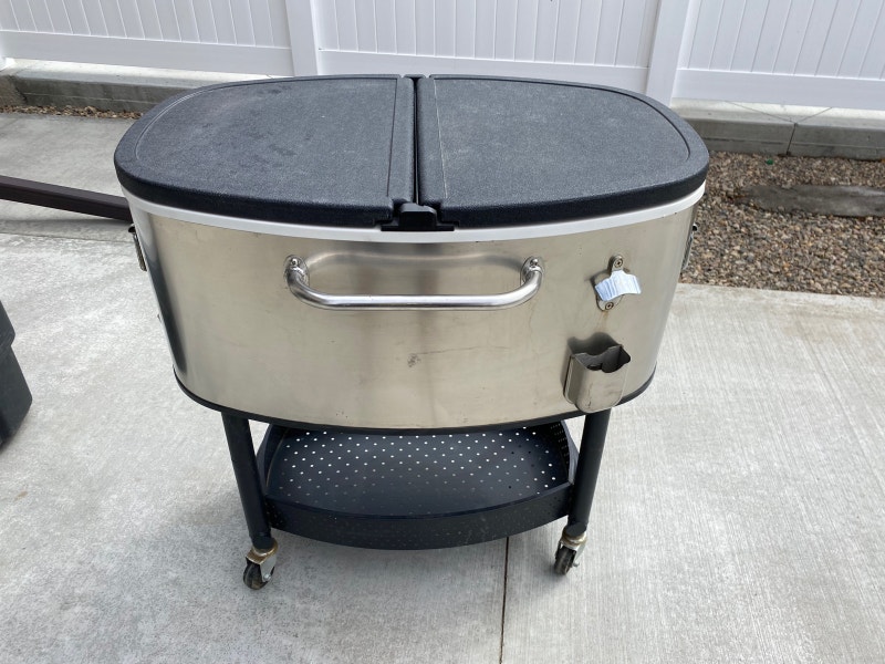 Cooler on Wheels Patio & Garden Furniture Medicine Hat Kijiji