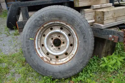 1 unused 255/70R16 spare on Ford F150 5 bolt rim Pick up in Madoc