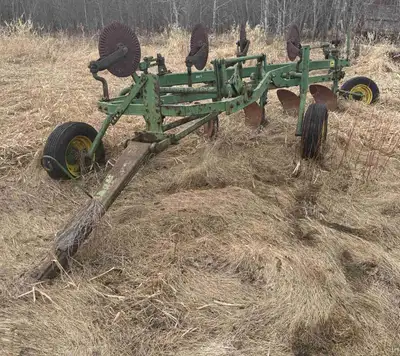 5 bottom plow works as it should A3100 model