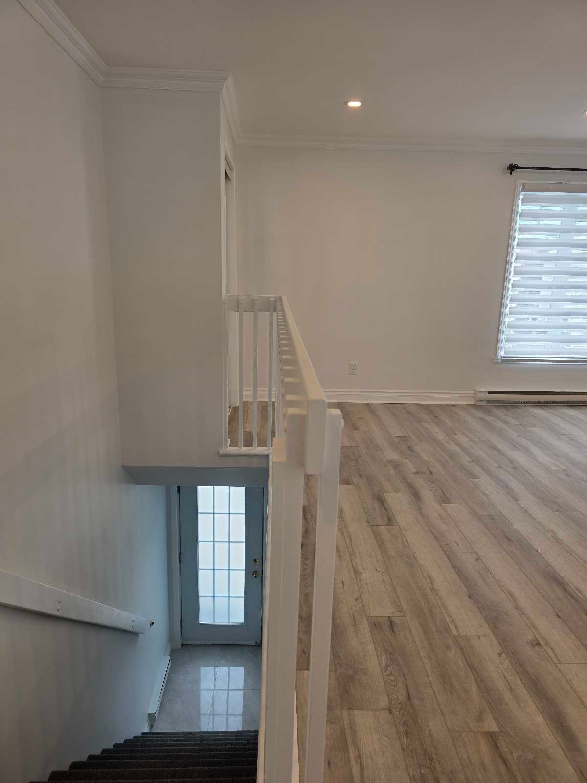 Grand 4½ style condo, entièrement rénové, | Triplex Brossard — photo 1