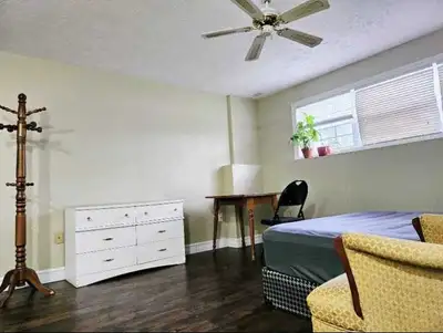 Spacious basement in a 3 bedroom detached house, just about 10 to 15 minute walk to UPEI, bus stops,...