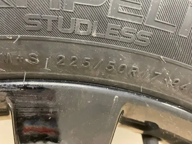 225/50/17 Nokian Hakkapeliitta R3 runflats on OEM BMW wheels. in Tires & Rims in Ottawa - Image 3