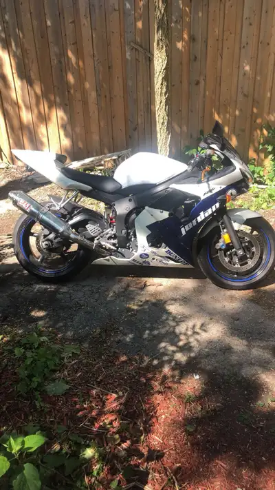 Bike runs great just needs a clip on for the right side . It’s loose for some reason won’t tighten....