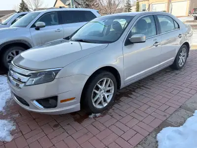 2010 ford fusion SEL FWD. 3.0L 6 cylinder. tires at 70 percent, no cracks in windshield, fresh oil c...