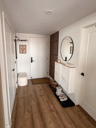 English will follow Cession de bail - Tout compris - Spacieux (797 pi²) 1 chambre + den 1 salle de b...