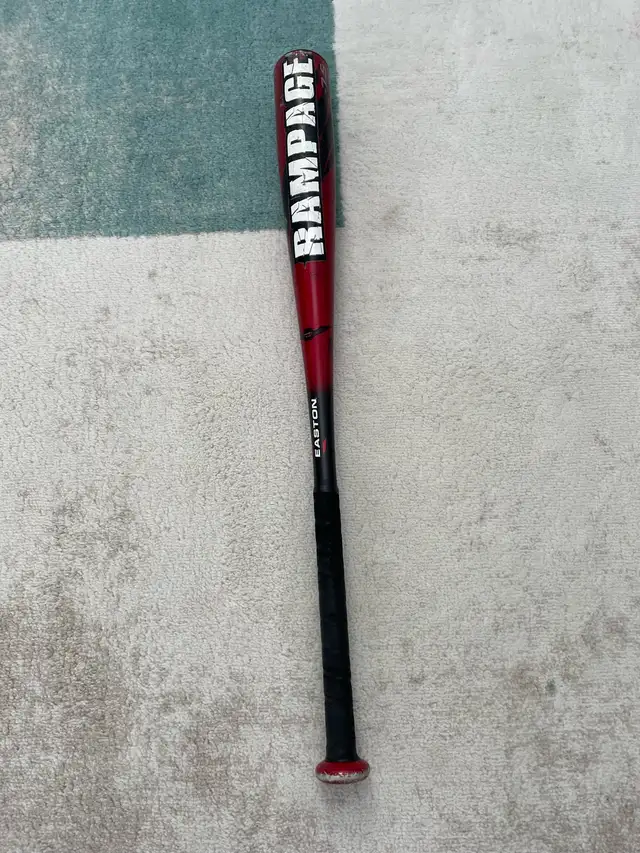 Easton Rampage baseball bat 30” drop 7.5 in Baseball & Softball in Oakville / Halton Region - Image 2