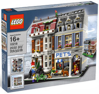 BRAND NEW LEGO EXPERT CREATOR PET  SHOP  set 10218 Retried 2011