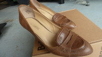 Souliers dames,en cuir  pointure 6 - 6.5  de marque Joan & David