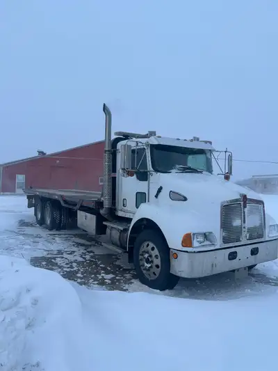 2005 kenworth t300 with a 28ft jerr dan tilt and load deck 450,000km on dash previous owner put new...