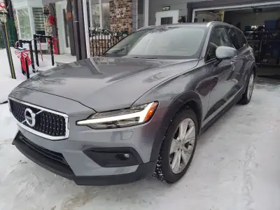 Moteur 2.0 Turbo T5 Bas kilométrage 2019 Traction intégrale Très bien équipé : -Régulateur de vitess...